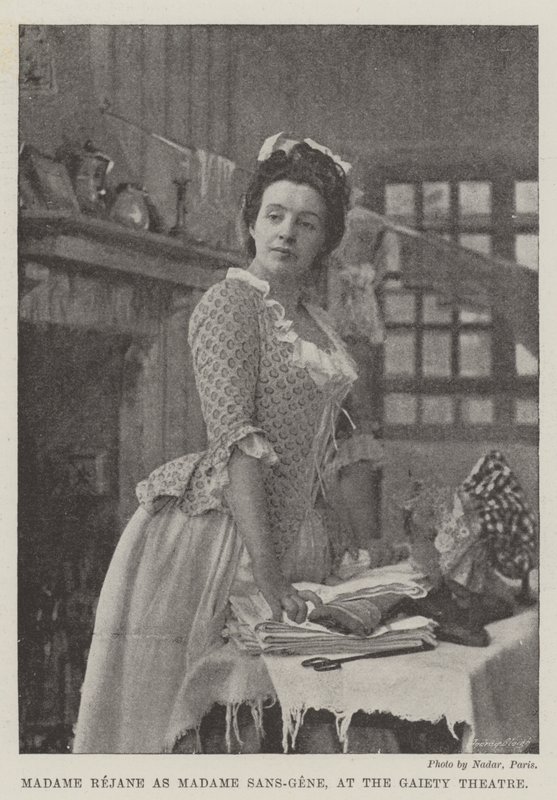 Madame Rejane como Madame Sans-Gene, en el Teatro Gaiety de English Photographer