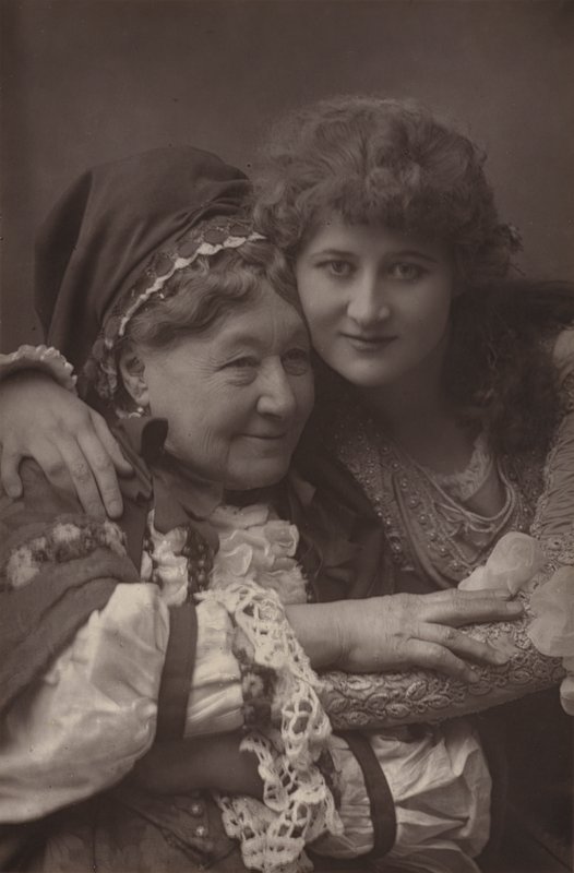 Mary Anderson y la Sra. Stirling de English Photographer