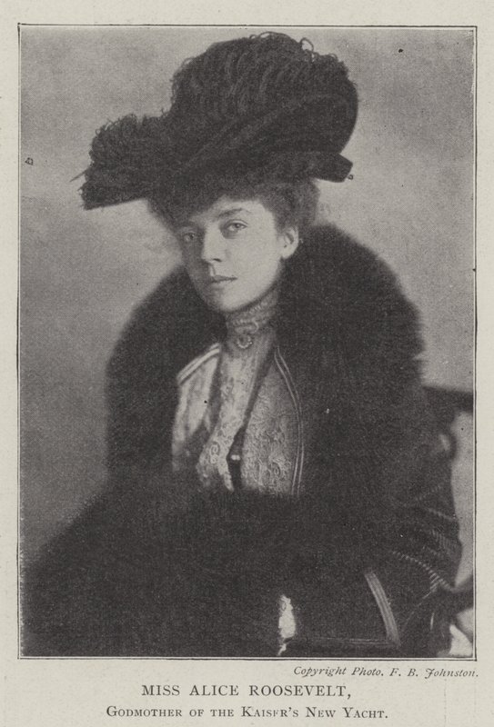 Miss Alice Roosevelt, Madrina del Nuevo Yate del Kaiser de English Photographer