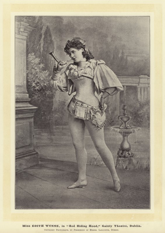 Miss Edith Wynne, en Caperucita Roja, Gaiety Theatre, Dublín de English Photographer