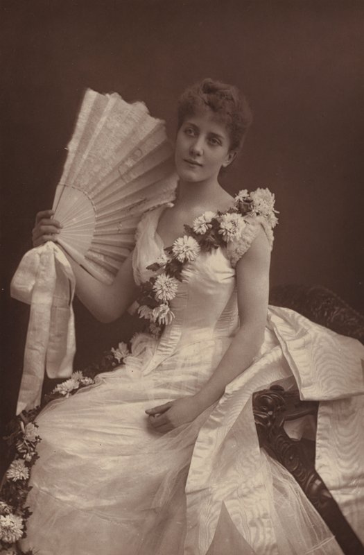 Señorita Maude Millett de English Photographer