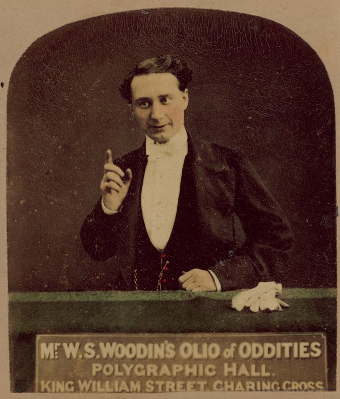 El Olio de Rarezas del Sr. W S Woodin de English Photographer