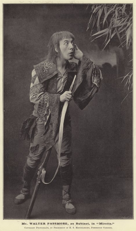 Mr Walter Passmore, como Bobinet, en Mirette de English Photographer