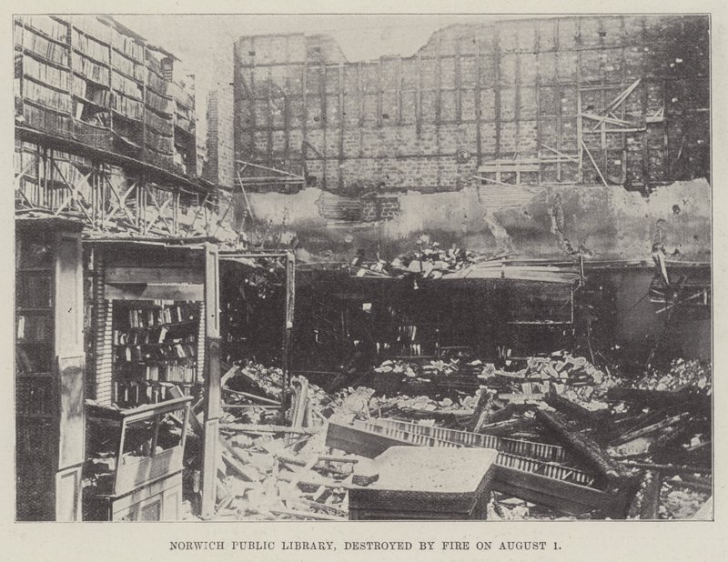 Biblioteca Pública de Norwich, destruida por el fuego el 1 de agosto de English Photographer