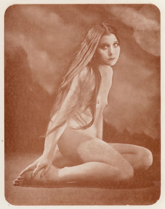 Arte nudista: Dolores (foto b/n) de English Photographer