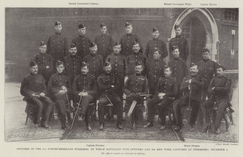 Oficiales de los 2º Fusileros de Northumberland, de los cuales Cinco Oficiales y 366 Hombres fueron capturados en Stormberg, 9 de diciembre de English Photographer