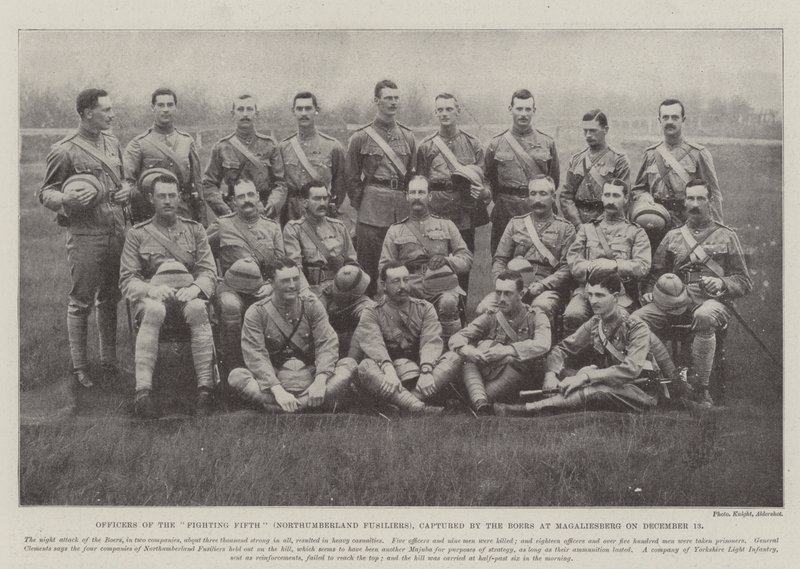 Oficiales del Quinto de Combate (Fusileros de Northumberland), capturados por los Boers en Magaliesberg el 13 de diciembre de English Photographer