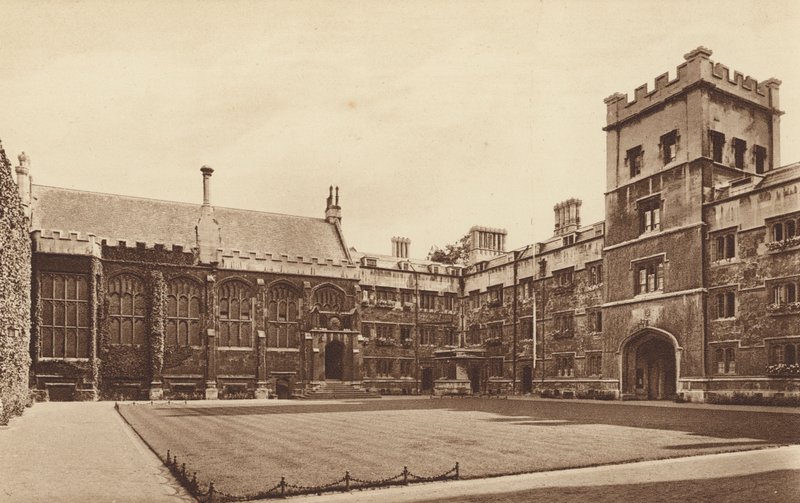 Oxford: Exeter College, The Quadrangle and Hall (foto en blanco y negro) de English Photographer