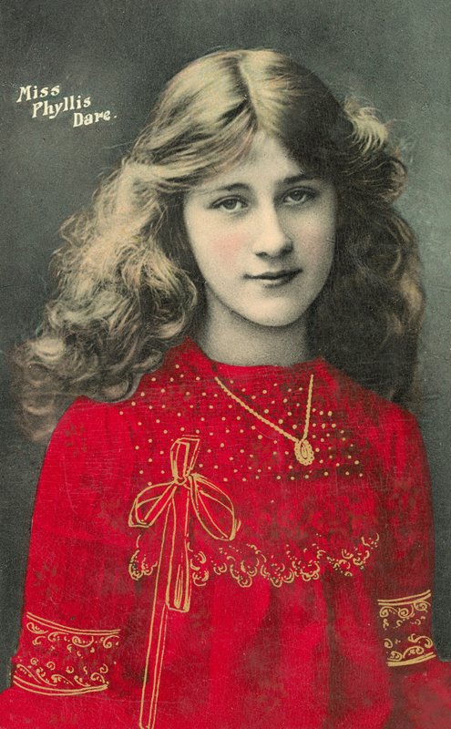 Phyllis Dare, actriz de teatro y cantante inglesa de joven (foto en color) de English Photographer