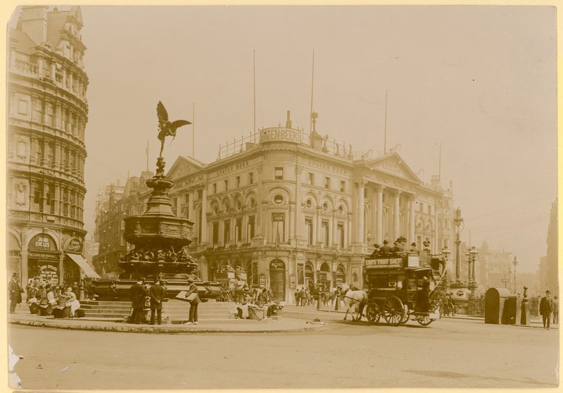 Piccadilly Circus, Londres de English Photographer
