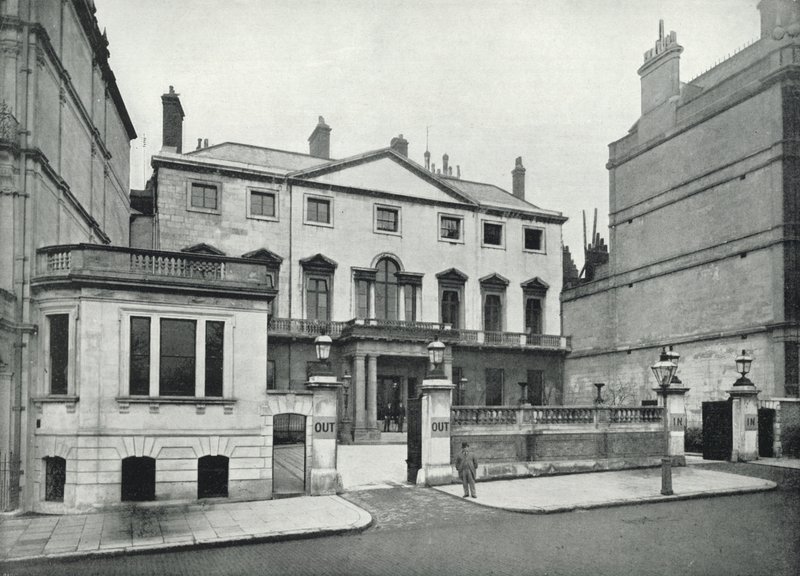 Piccadilly, el Club Naval y Militar de English Photographer