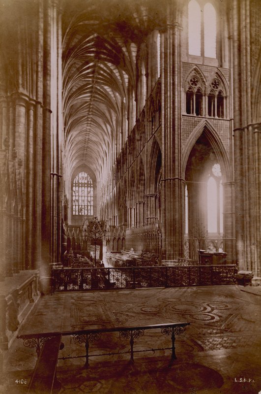 Postal con una imagen del interior de la Abadía de Westminster de English Photographer