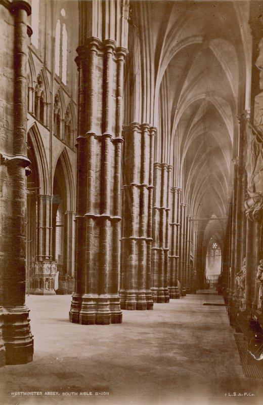 Postal con una imagen del pasillo sur de la Abadía de Westminster de English Photographer