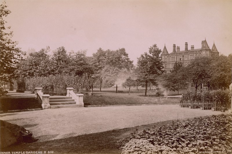 Postal con los Jardines del Inner Temple de English Photographer