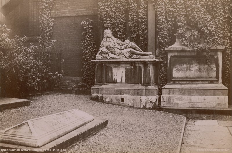 Postal con la tumba de Oliver Goldsmith en el Inner Temple de English Photographer