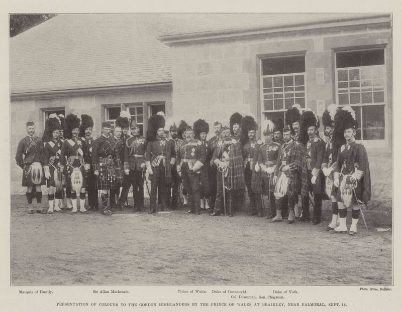 Presentación de colores a los Gordon Highlanders por el Príncipe de Gales en Braikley, cerca de Balmoral, 18 de septiembre de English Photographer