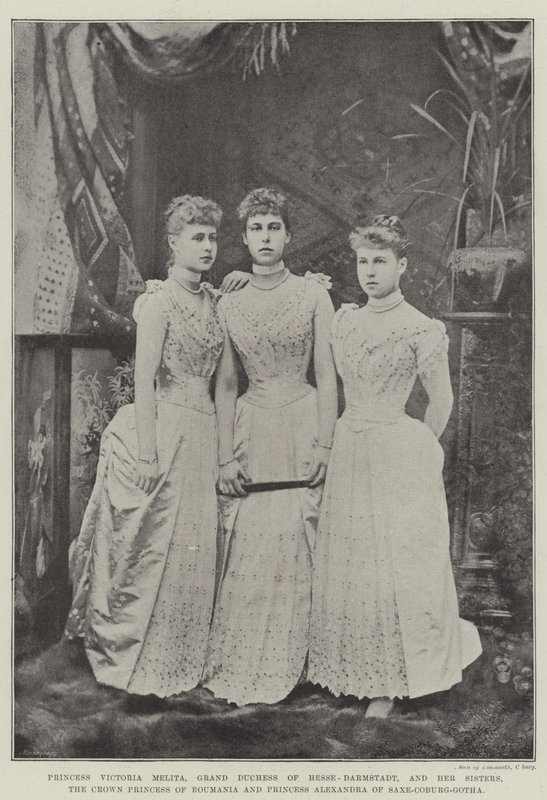 Princesa Victoria Melita, Gran Duquesa de Hesse-Darmstadt, y sus hermanas, la Princesa Heredera de Rumania y la Princesa Alexandra de Sajonia-Coburgo-Gotha de English Photographer