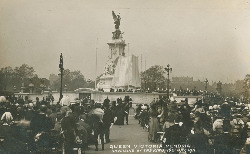 Memorial de la Reina Victoria, inauguración por el Rey, 16 de mayo de 1911 de English Photographer