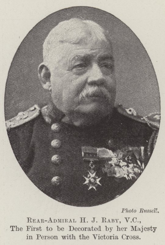 Contraalmirante H J Raby, VC, el primero en ser condecorado por su Majestad en persona con la Cruz Victoria de English Photographer