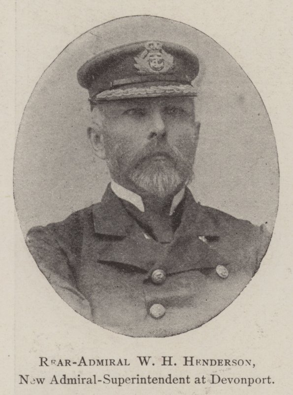 Contraalmirante W H Henderson, nuevo superintendente almirante en Devonport de English Photographer