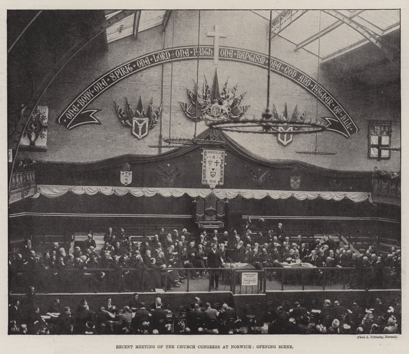 Reunión reciente del Congreso de la Iglesia en Norwich, escena de apertura de English Photographer