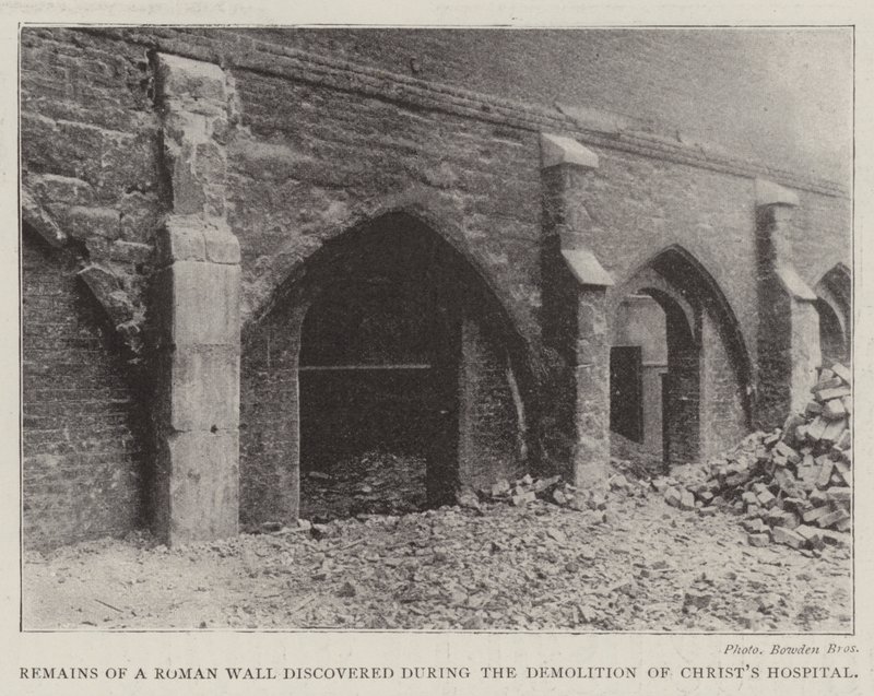 Restos de un muro romano descubiertos durante la demolición del Hospital de Cristo de English Photographer