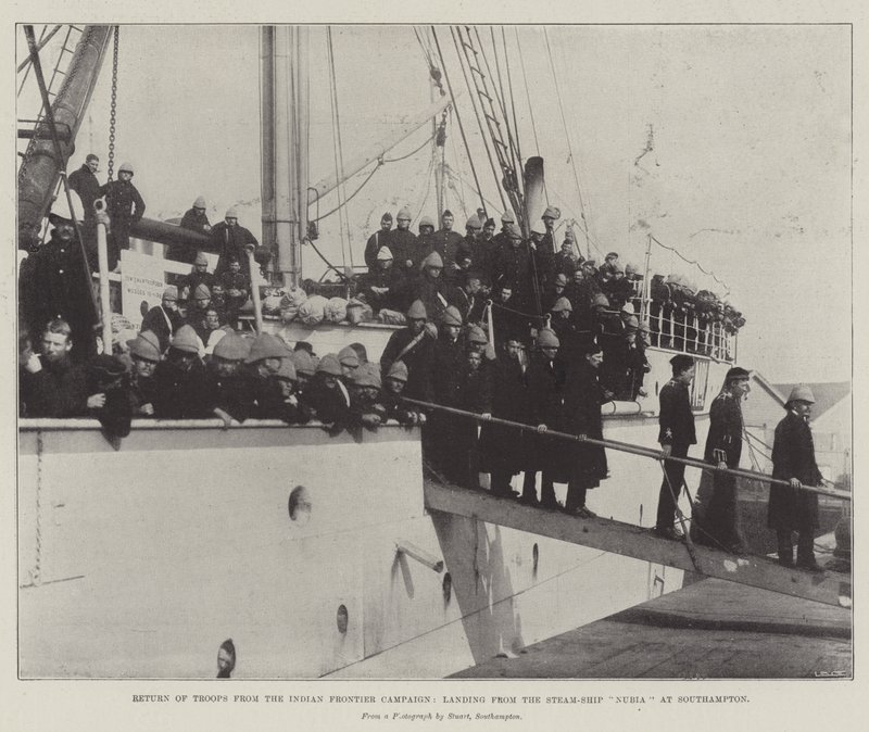 Regreso de Tropas de la Campaña Fronteriza India, desembarcando del Vapor Nubia en Southampton de English Photographer