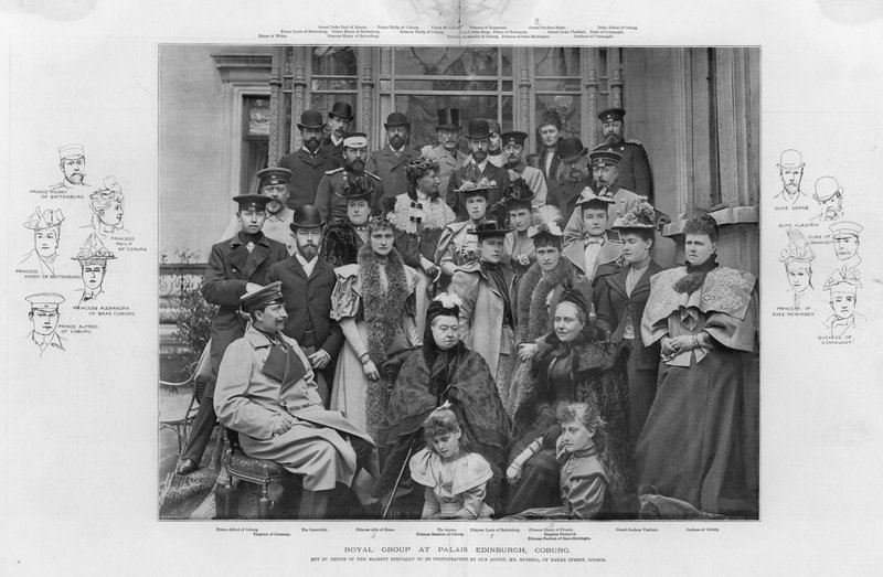 Grupo Real en el Palais Edinburgh, Coburg de English Photographer