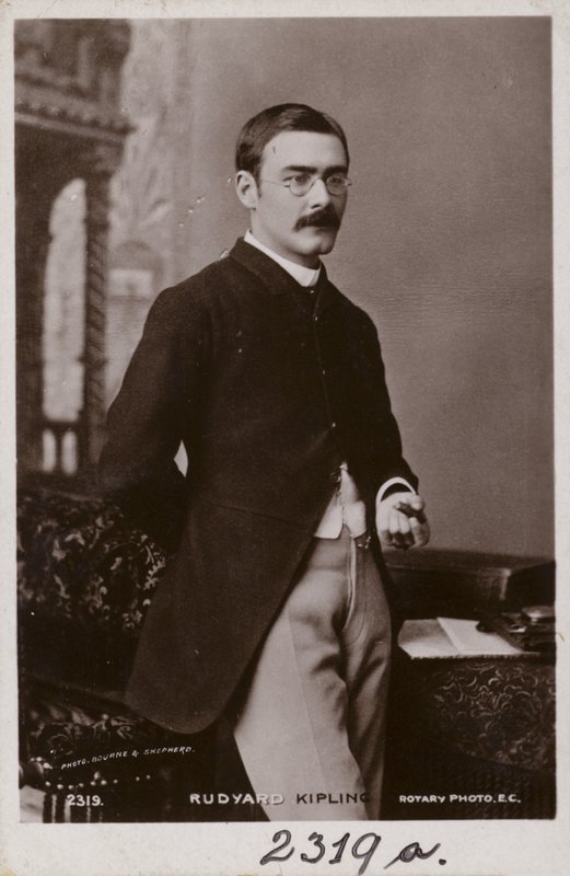 Rudyard Kipling (1865-1936), cuentista, poeta y novelista inglés de English Photographer