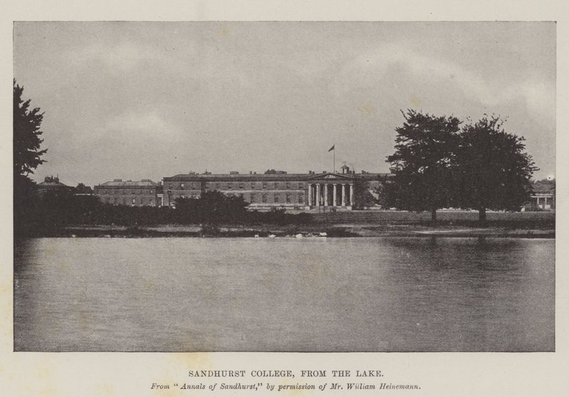 Colegio Sandhurst, desde el lago de English Photographer