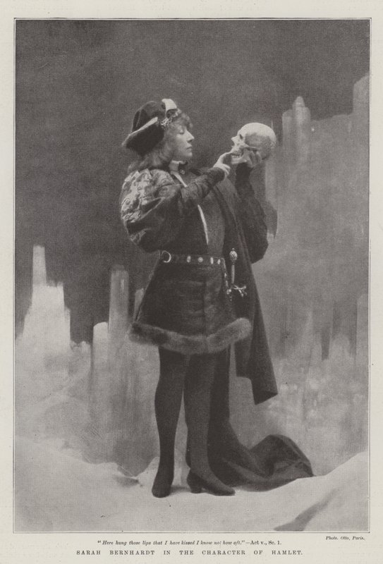 Sarah Bernhardt en el personaje de Hamlet de English Photographer