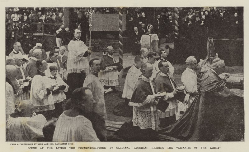 Escena en la colocación de la primera piedra por el Cardenal Vaughan, leyendo las letanías de los santos de English Photographer