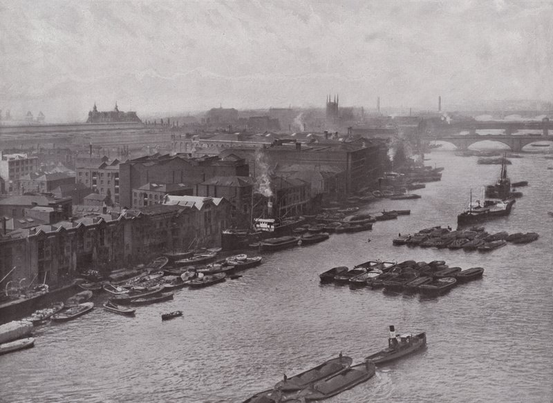 Ribera Sur del Támesis, desde el Puente de la Torre de English Photographer