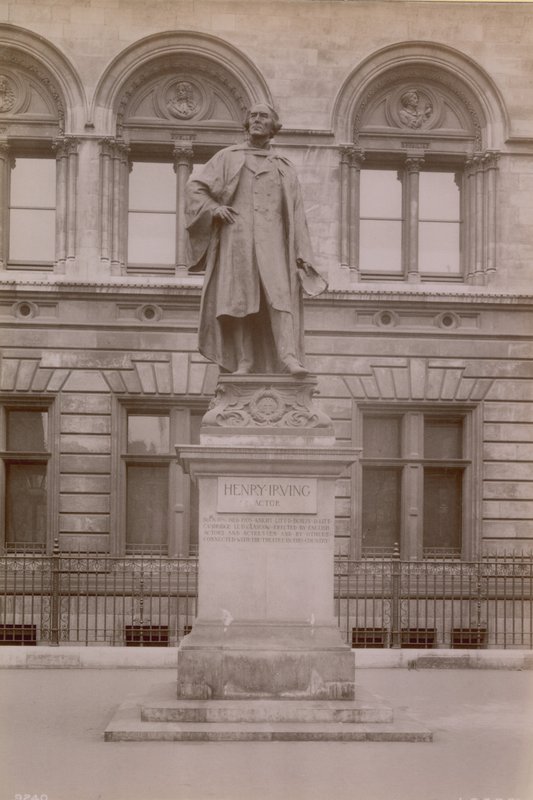 Estatua de Henry Irving de English Photographer