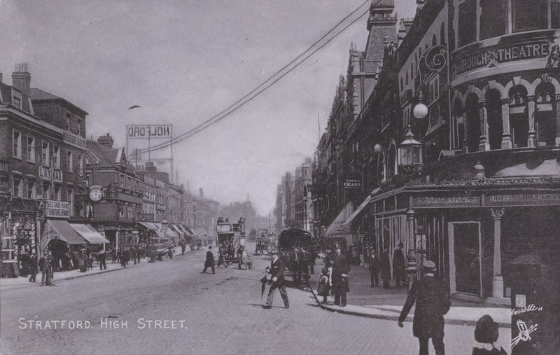 Stratford, Calle Alta, con el Teatro Borough de English Photographer