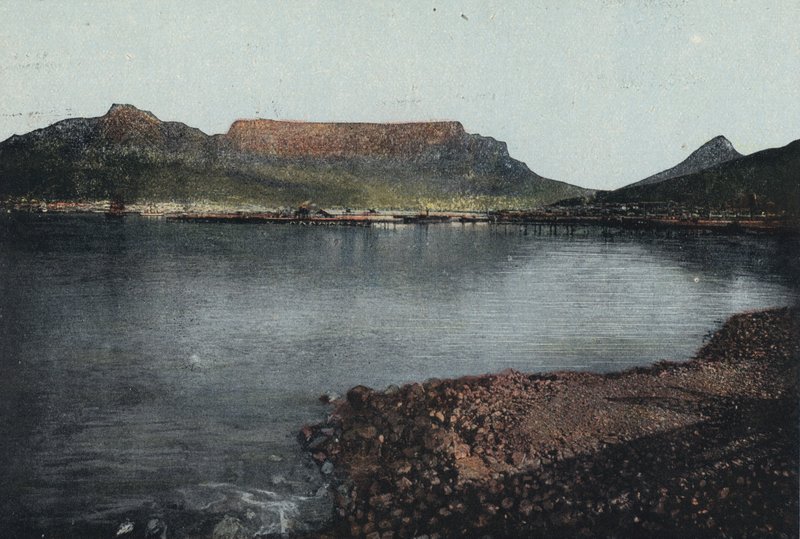 Montaña de la Mesa, Cabeza de León y Pico del Diablo, desde la Bahía de la Mesa de English Photographer