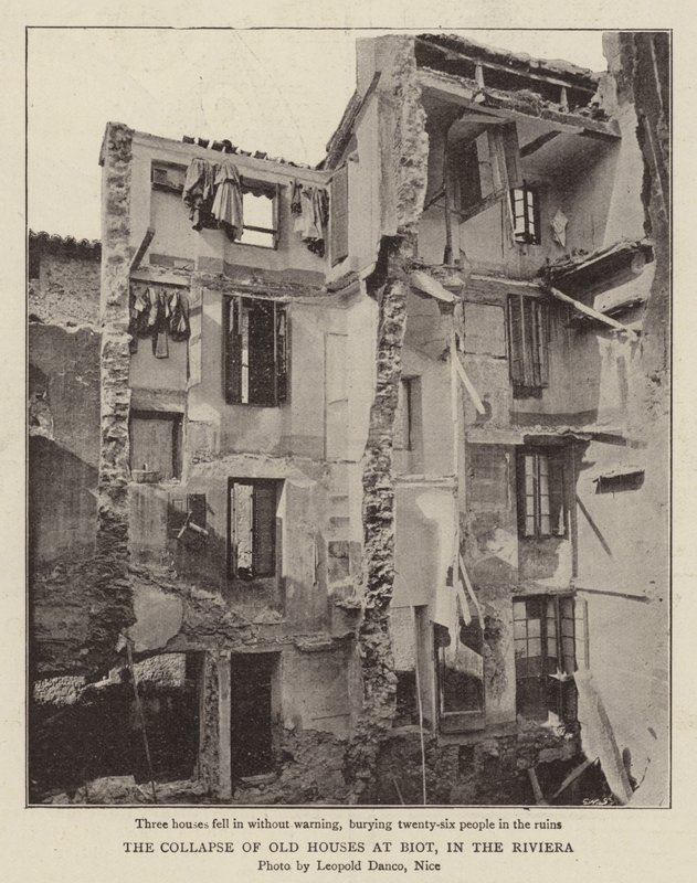 El colapso de las casas antiguas en Biot, en la Riviera de English Photographer