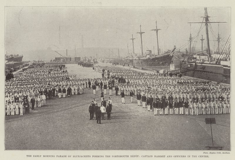 El Desfile de la Mañana Temprano de Marineros formando el Depósito de Portsmouth, Capitán Hammet y Oficiales en el Centro de English Photographer