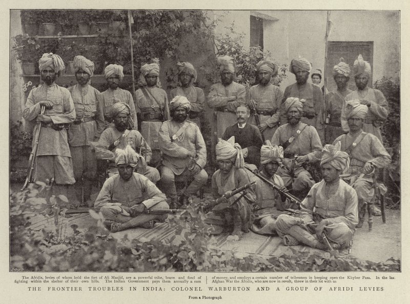 Los Problemas Fronterizos en India, el Coronel Warburton y un Grupo de Afridi Levies de English Photographer