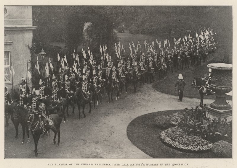 El Funeral de la Emperatriz Federica, los Húsares de Su Difunta Majestad en la Procesión de English Photographer