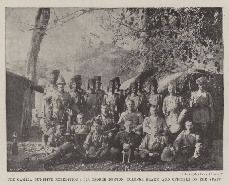 La Expedición Punitiva de Gambia, Sir George Denton, Coronel Brake y Oficiales del Estado Mayor de English Photographer