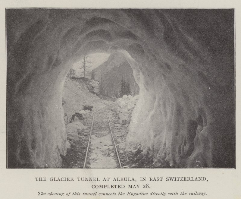 El túnel glaciar en Albula, en el este de Suiza, completado el 28 de mayo de English Photographer