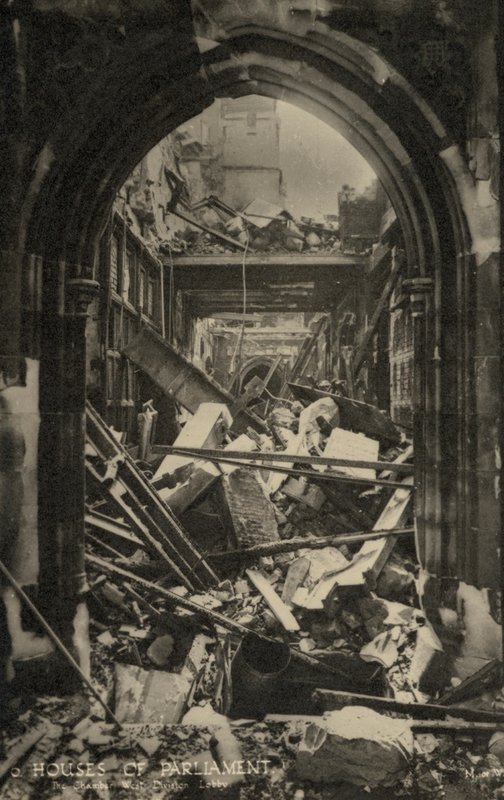 Las Casas del Parlamento, Londres, mostrando daños por bombas durante la Segunda Guerra Mundial de English Photographer