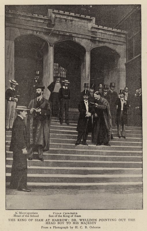 El Rey de Siam en Harrow, el Dr. Welldon señalando al Jefe de los Estudiantes a Su Majestad de English Photographer