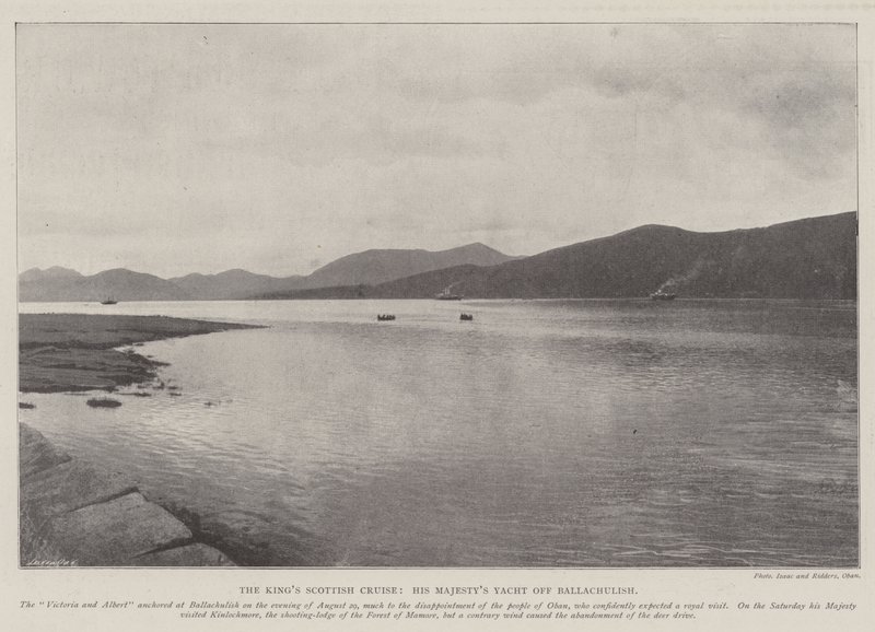 El crucero escocés del rey, el yate de Su Majestad frente a Ballachulish de English Photographer