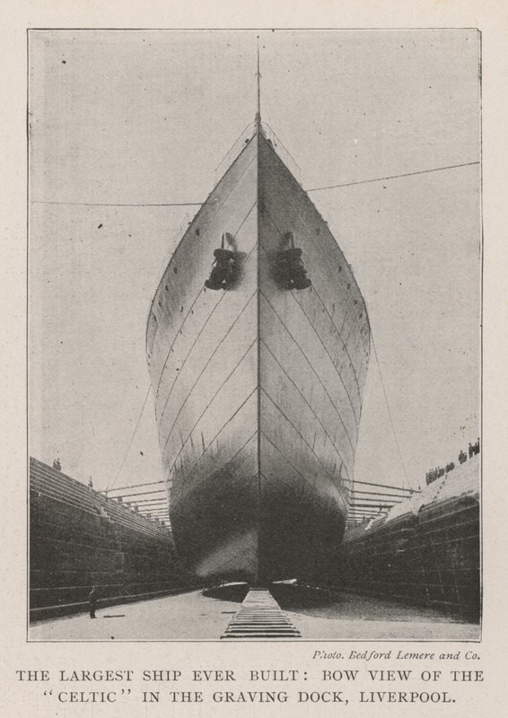 El Barco Más Grande Jamás Construido, Vista de Proa del Celtic en el Dique Seco, Liverpool de English Photographer