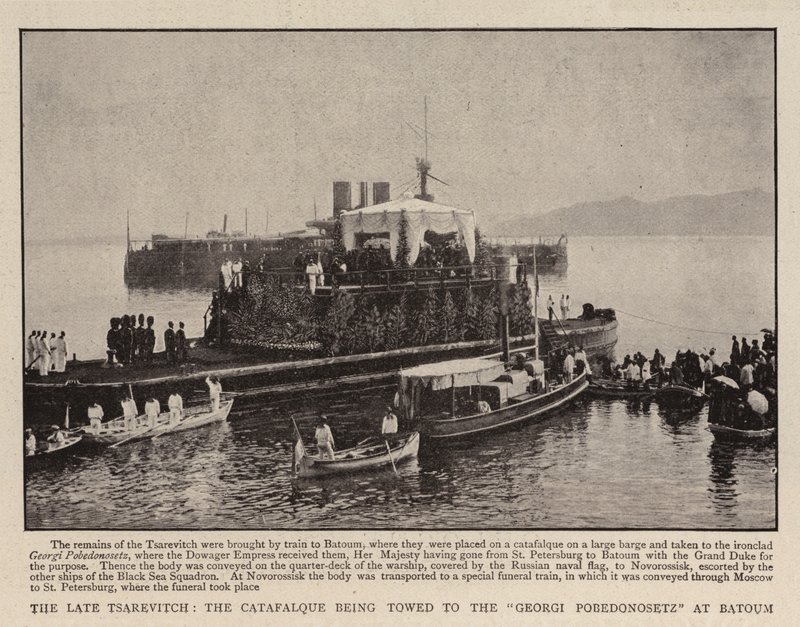 El difunto Tsarevitch, el catafalco siendo remolcado al Georgi Pobedonosetz en Batoum de English Photographer