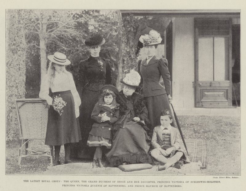 El Último Grupo Real, la Reina, la Gran Duquesa de Hesse y su Hija, la Princesa Victoria de Schleswig-Holstein, la Princesa Victoria, Eugenia de Battenberg y el Príncipe Maurice de Battenberg de English Photographer