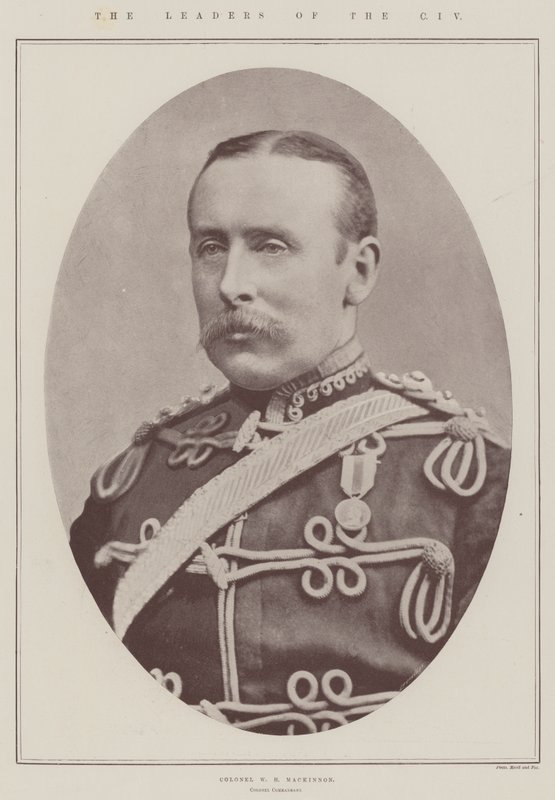 Los Líderes de la CIV, Coronel W H Mackinnon, Coronel Comandante de English Photographer