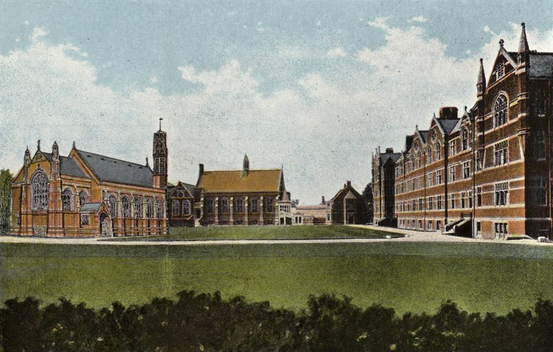 La Escuela Leys, Edificios Principales de English Photographer